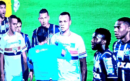 São Paulo 2 x 0 Corinthians: oito amarelos, três vermelhos - Imagem Beneclick