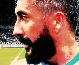 Douglas: gol em noite brilhante no Mineirão