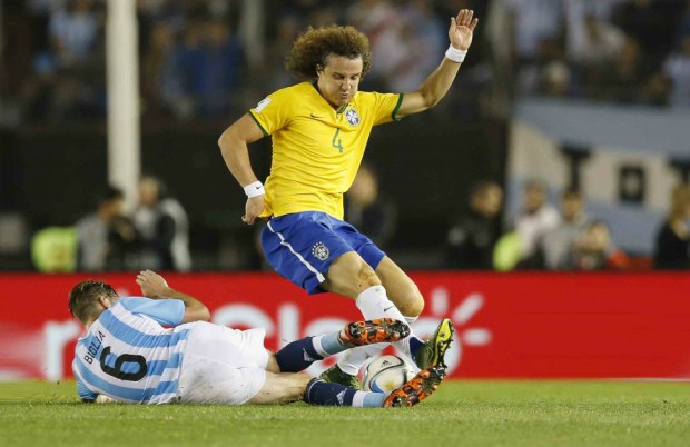 Não é o Quico, Maria Antonieta; é o David Luiz bufando contra os argentinos – Foto: Rafael Ribeiro/CBF